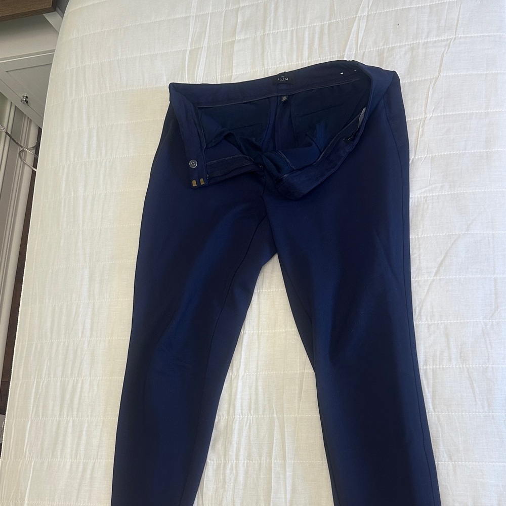 White House Black Market Navy Cropped Ankle Pants